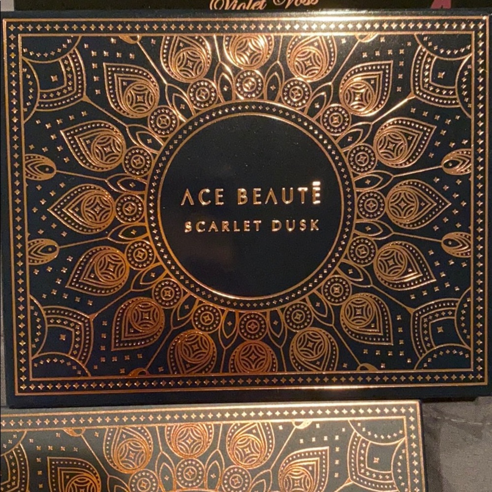 Ace beaut SCARLET DUSK PALETTE